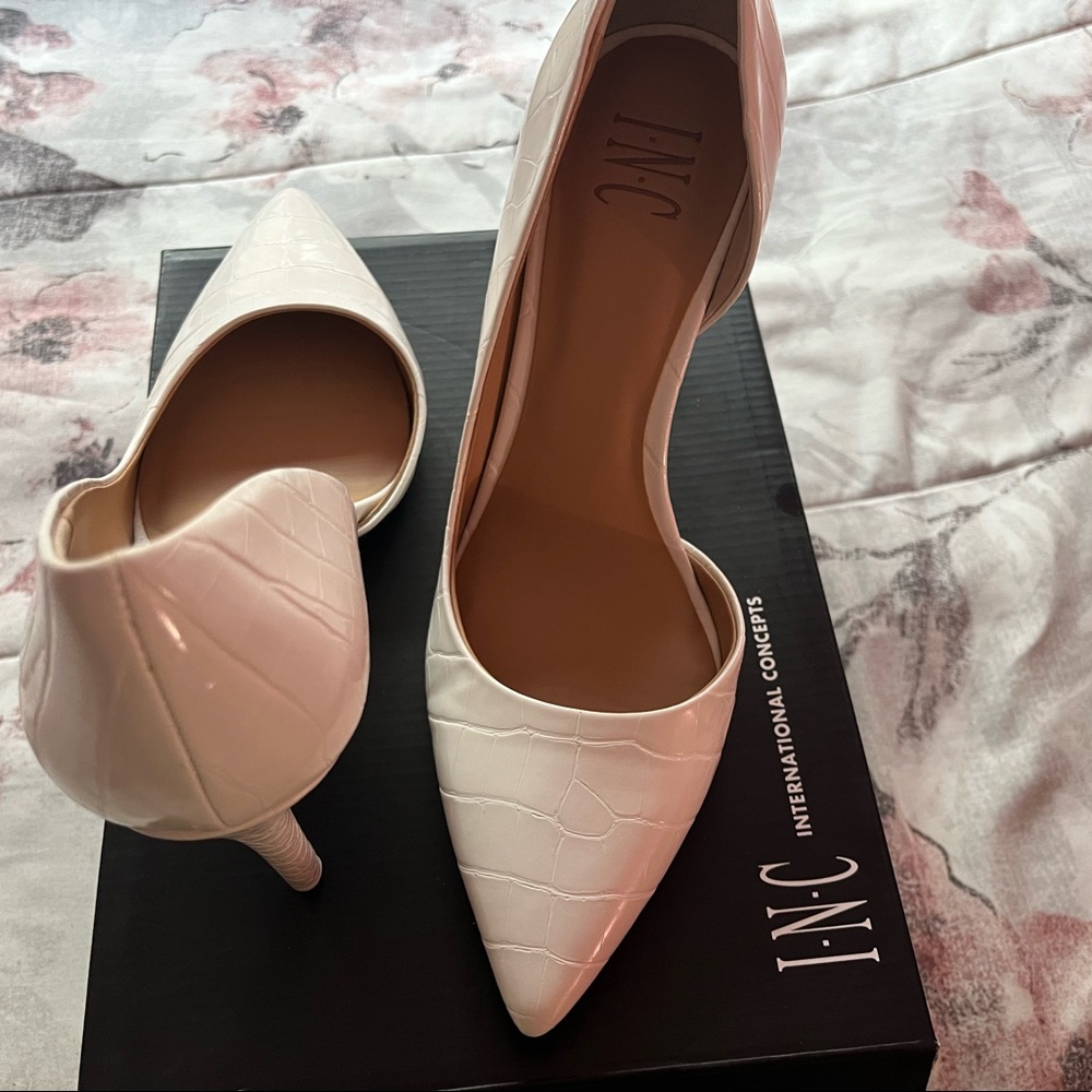 NWT White Kenjay D'Orsay Pumps